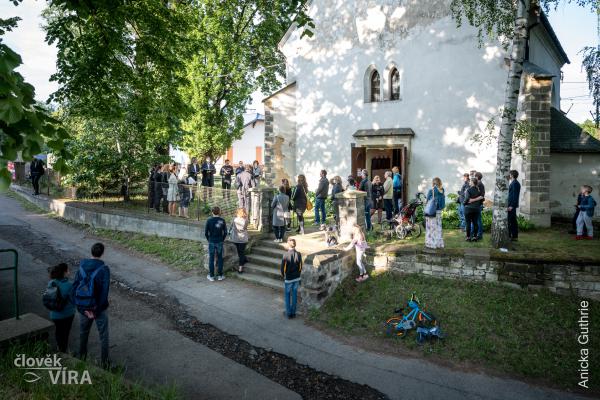 NOC KOSTELŮ 2021 – Kralupy a okolí – Nelahozeves • Koncert pěveckého uskupení Období sboru