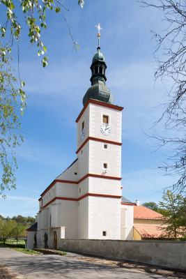 Krásné Březno - kostel sv. Floriána / Kostel sv. Floriána nechal v letech 1597–1606 postavit Rudolf z Bünau, pán na Weesensteině a Blansku, jako luteránskou kapli Panny Marie, a to v rámci výstavby zámeckého areálu v Krásném Březně. 