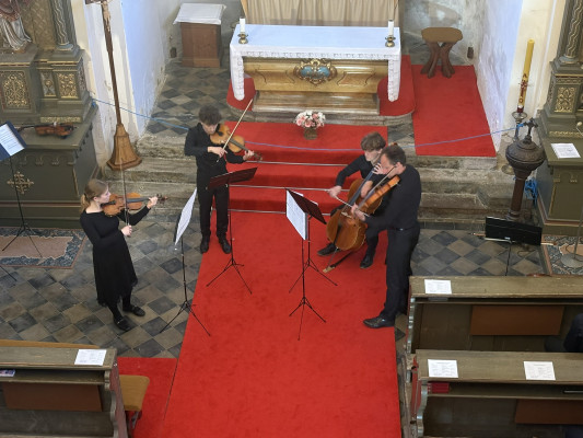 Hrusice, kostel sv. Václava