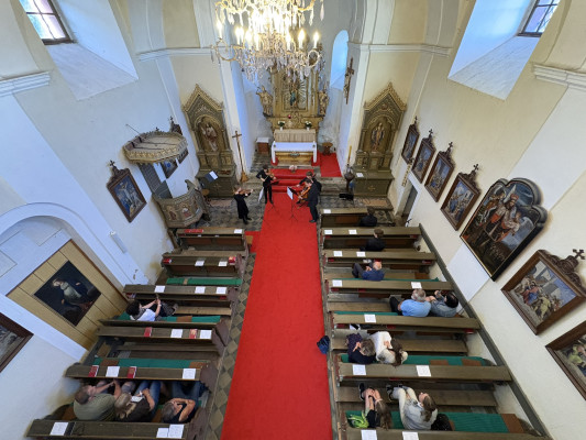 Hrusice, kostel sv. Václava