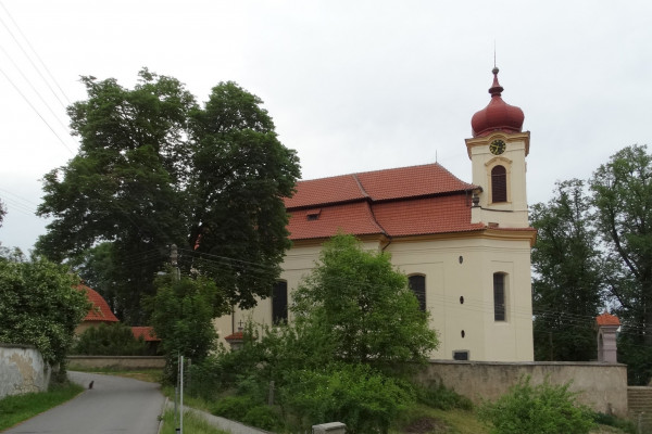 Jince, kostel sv. Mikuláše (foto Jitka Kadeřábková / Autor fotografie: Jitka Kadeřábková