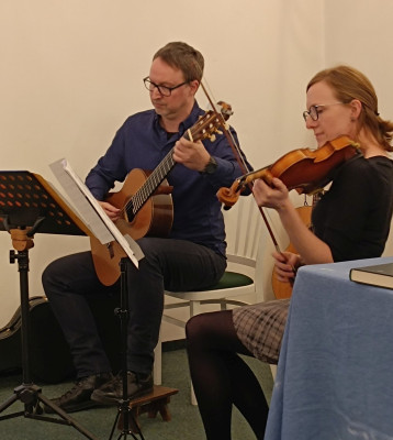 Š. Košťálová, P. Kostka a žáci ZUŠ