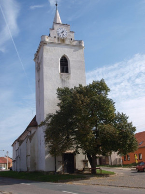 Dolní Věstonice, kostel sv. Michaela archanděla / Dolní Věstonice, kostel sv. Michaela archanděla