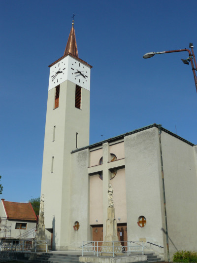 Kostel sv. Josefa Radslavice / Exteriér