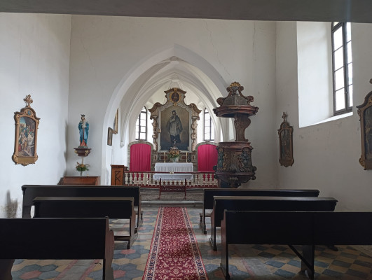 Slatina, kostel sv. Jana Nepomuckého