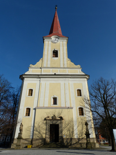 Kostel sv. Jiljí / Čelní pohled od silnice / Autor fotografie: Marek Telička
