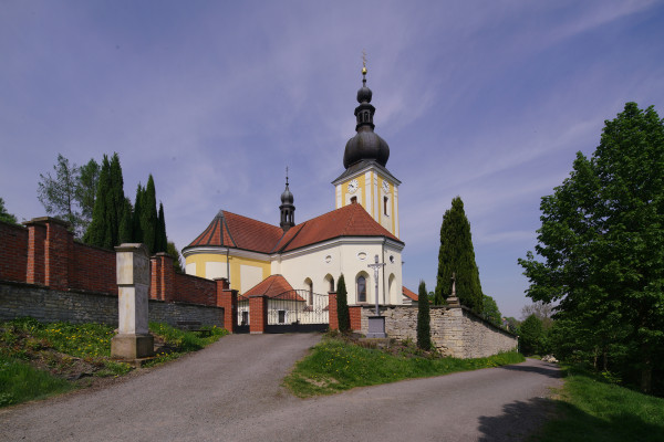 Kostel sv. Mikuláše, biskupa  / Pohledod jihovýchodu