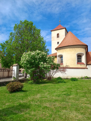 Lažánky u Veverské Bítýšky, kostel Nejsvětější Trojice