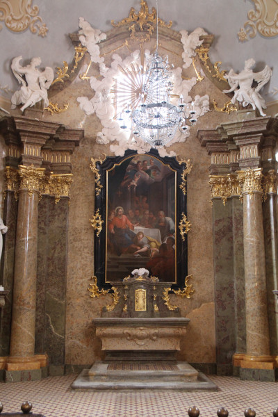 Kaple Marie Magdalény / Nově zrestaurovaný oltář Marie Magdaleny
