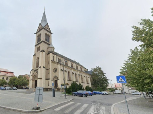 Kladno, kostel Nanebeveztí Panny Marie 02 na web.j