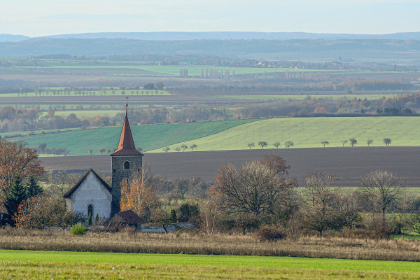 kostel Vysoká / kostel v krajině