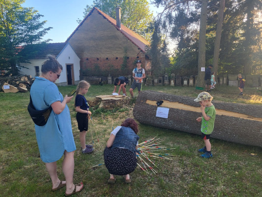 Prádlo, kostel Povýšení sv. Kříže