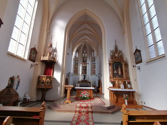 Kralupy nad Vltavou, kostel Nanebevzetí Panny Mari