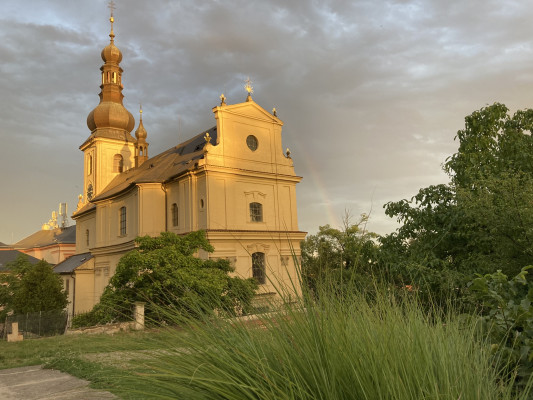 Kostel Narození sv. Jana Křtitele od západu / Autor fotografie: OPV