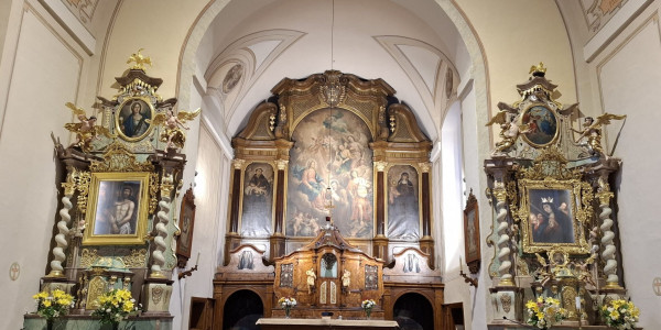 Pohled do presbytáře kostela / Autor fotografie: Petr Petřivalský