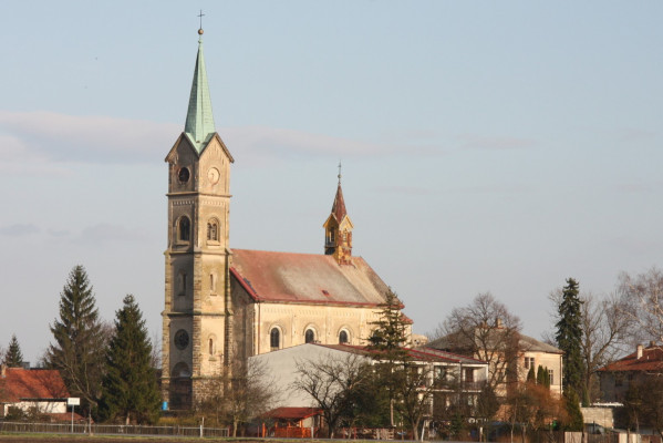 Dvory-Veleliby, kostel sv. Václava
