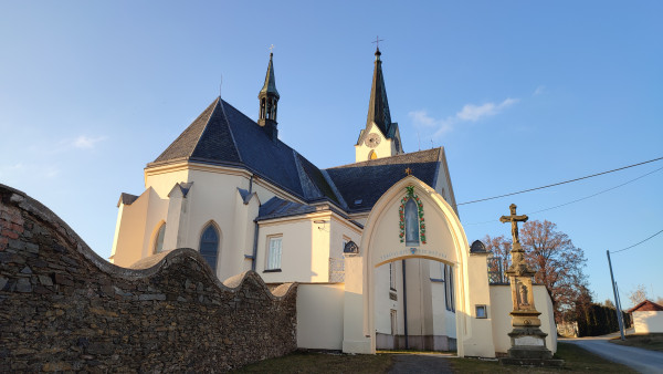 Kostel Nanebevzetí Panny Marie Cholina / Autor fotografie: Iva Endelová