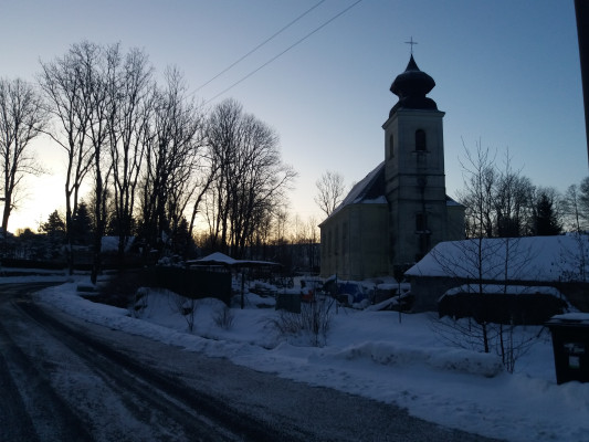 Kostel Nanebevzetí Panny Marie / Zimní ráno / Autor fotografie: Renata Šoltová