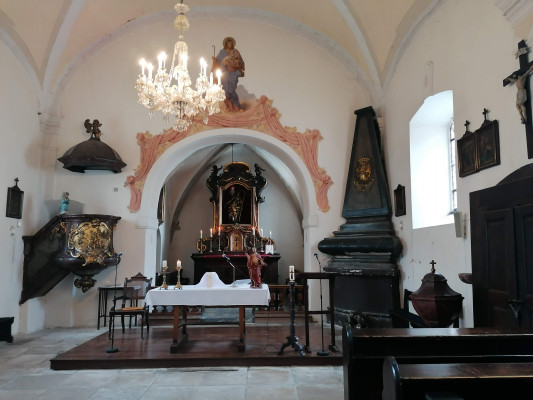 Veltrusy, kostel Narození sv. Jana Křtitele / interier kostela