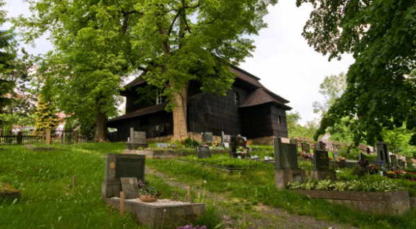 Velká Lhota u Valašského Meziříčí / evangelický toleranční dřevěný kostel
