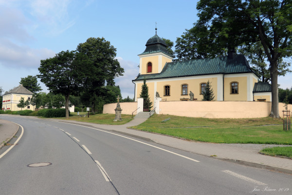 Kameničky, kostel Nejsvětější Trojice