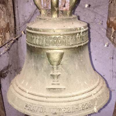 Zvonění na zvon ve věži