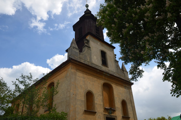 Bžany-Hradiště, kostel sv. Vavřince