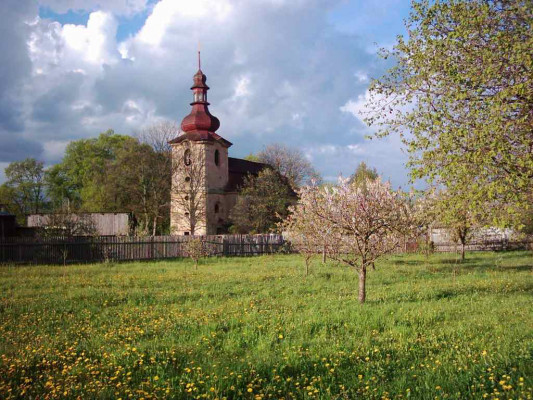 Toužim-Komárov, kostel sv. Vavřince