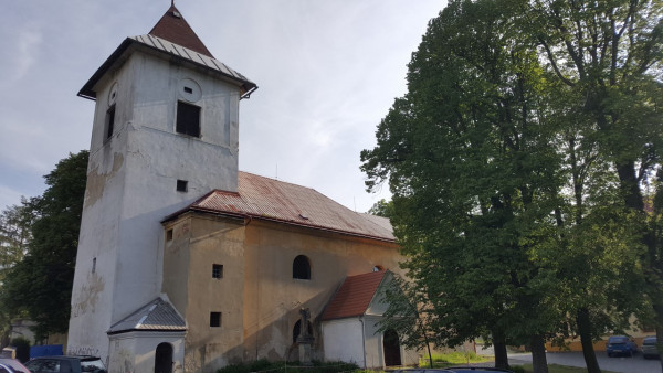 Kostel sv. Bartoloměje v Žandově / Jižní strana kostela