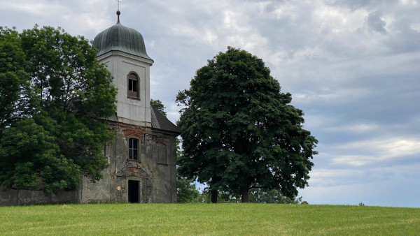 Kostel sv. Matouše, Deštné v Orlických horách / Autor fotografie: Petra Hloucalová