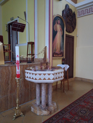 Kozmice, kostel sv. Floriána / Křtitelnice / Autor fotografie: Terezie Fojtíková