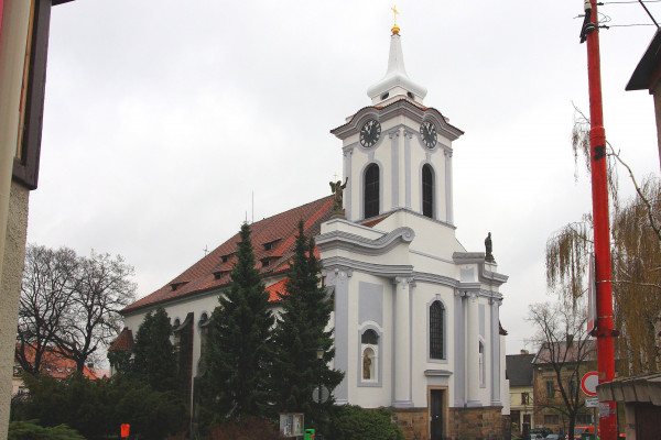 Český Brod, kostel sv. Gotharda (2).jpg