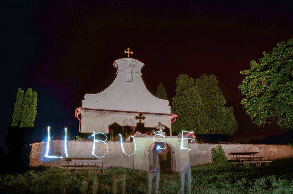 lightpainting / malování světlem při Noci kostelů u sv. Jiří v Libušíně