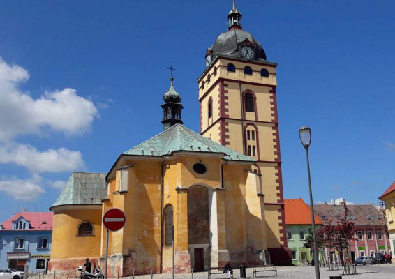 Kostel svatého Jiljí v Jirkově / viz www.jirkov.farnost.cz