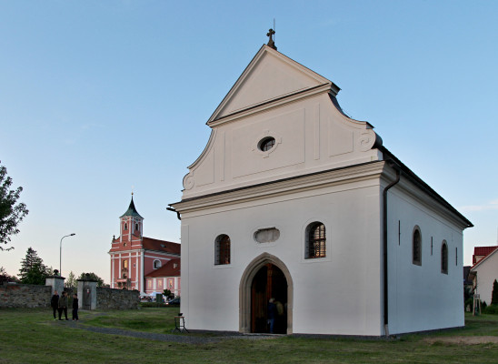 Starý gotický kostelík