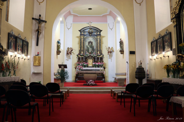 Kameničky, kostel Nejsvětější Trojice