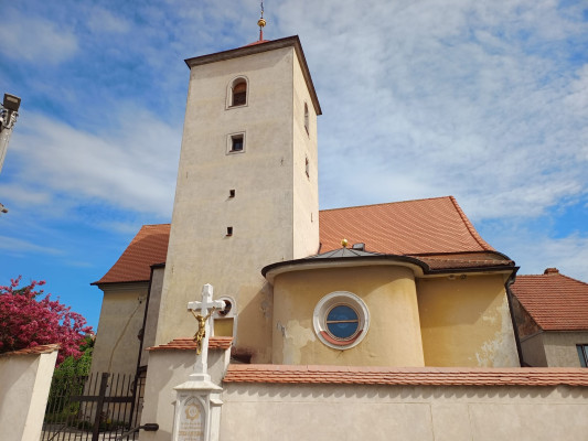 Lažánky u Veverské Bítýšky, kostel Nejsvětější Trojice