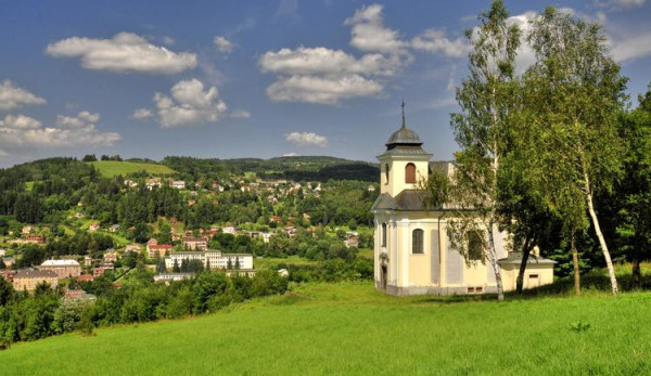 Kostelík sv. Jana Nepomuckého Železný Brod / Autor fotografie: Tomešek