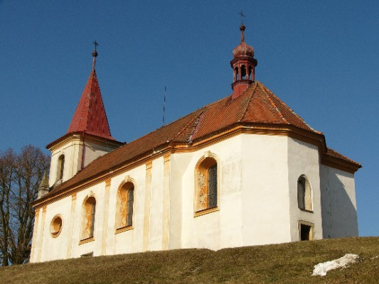 Dobříč-Čivice, kostel Nejsvětější Trojice