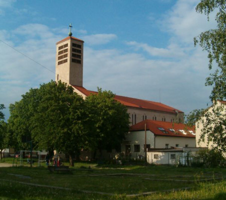 České Budějovice, kostel sv. Vojtěcha, Čtyři Dvory