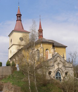 Loukov, kostel Nejsvětější Trojice, hřbitov