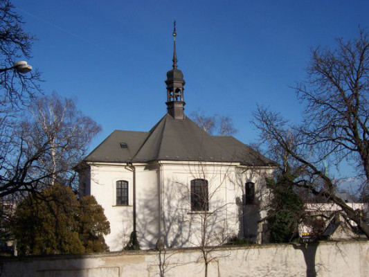 Louny, kostel Nejsvětější Trojice a Čtrnácti sv. pomocníků, hřbitov