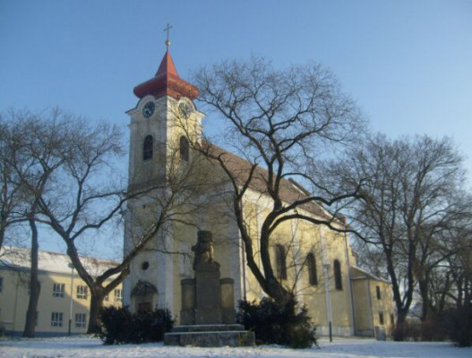 Miroslav, kostel sv. Petra a Pavla