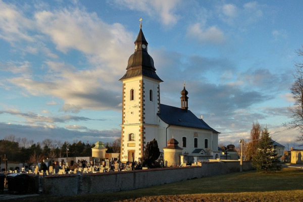 Předhradí, kostel Panny Marie Sedmibolestné
