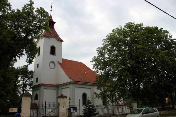 Moravský Krumlov, kostel Všech svatých