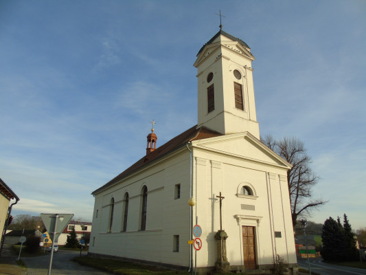 Kněžmost, kostel sv. Františka Serafinského
